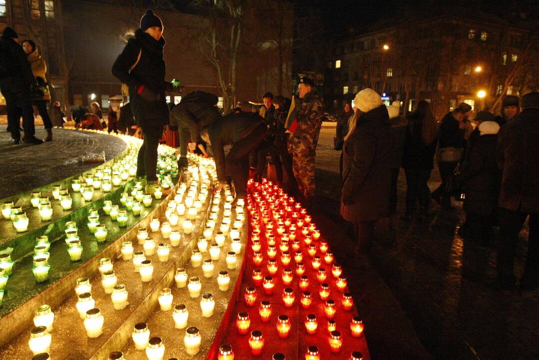 Žvakelių uždegimo akcija "Vienybės laiptai"