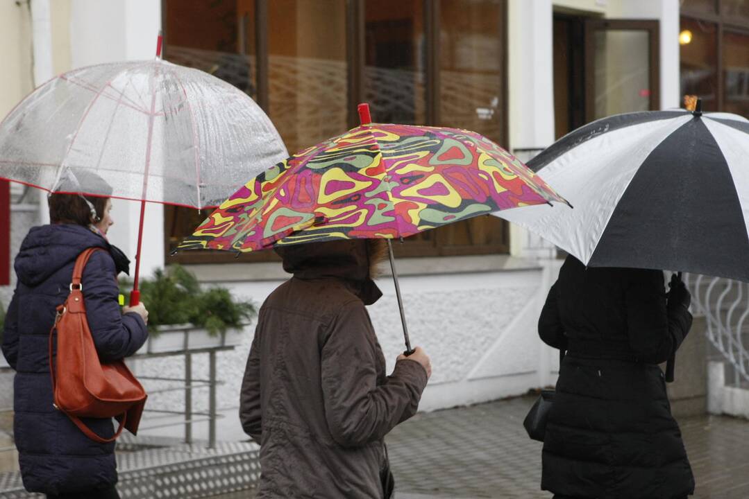 Uostamiesčiui grasina pavojinga vėtra