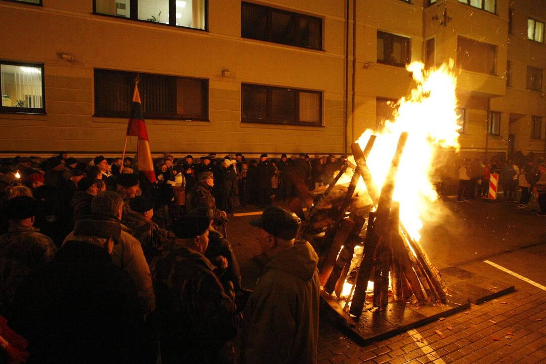 Klaipėdoje suliepsnojo Sausio 13-osios atminimo laužai