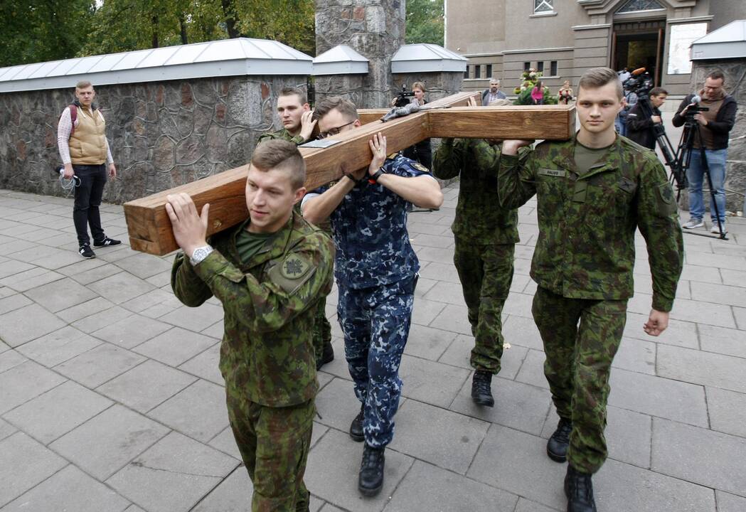 Nešdami kryžių kariai nužygiuos iš Klaipėdos į Kryžių kalną