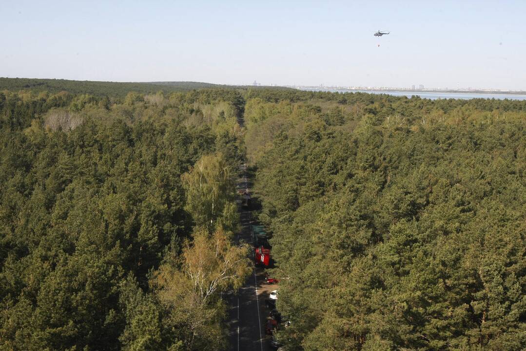 Kuršių nerijos gaisrą sutramdė gausios ugniagesių ir kariškių pajėgos