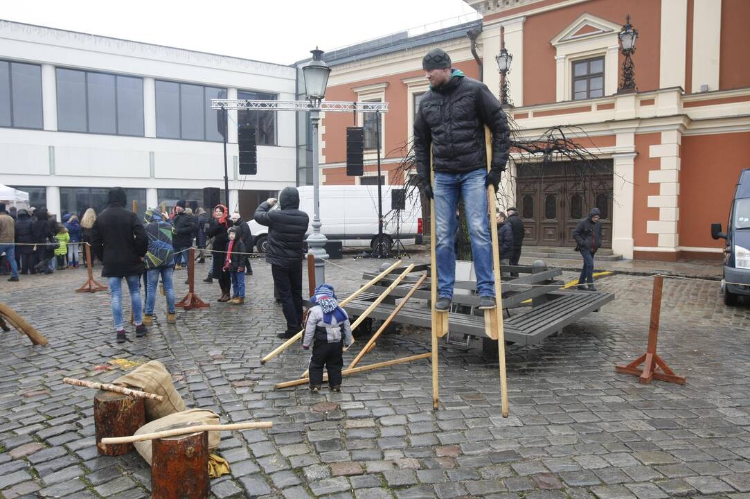 Užgavėnės Teatro aikštėje