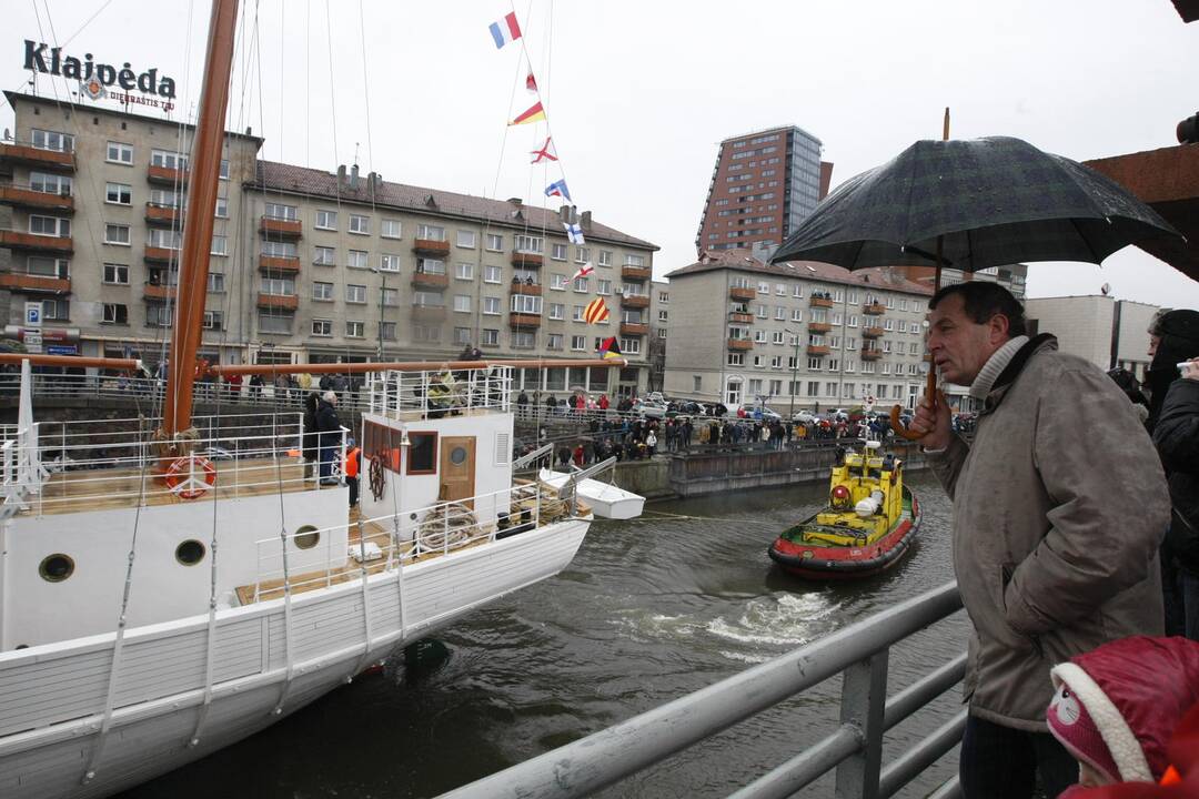 „Meridiano“ grįžimą sutrikdė tilto pakėlimas