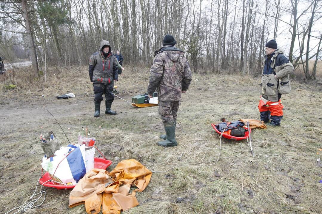 Žvejai ant ledo