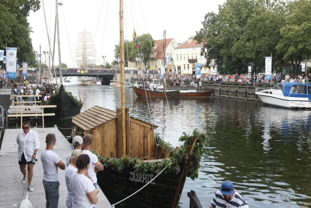 Uostamiestis pasitiko istorinių laivų flotilę