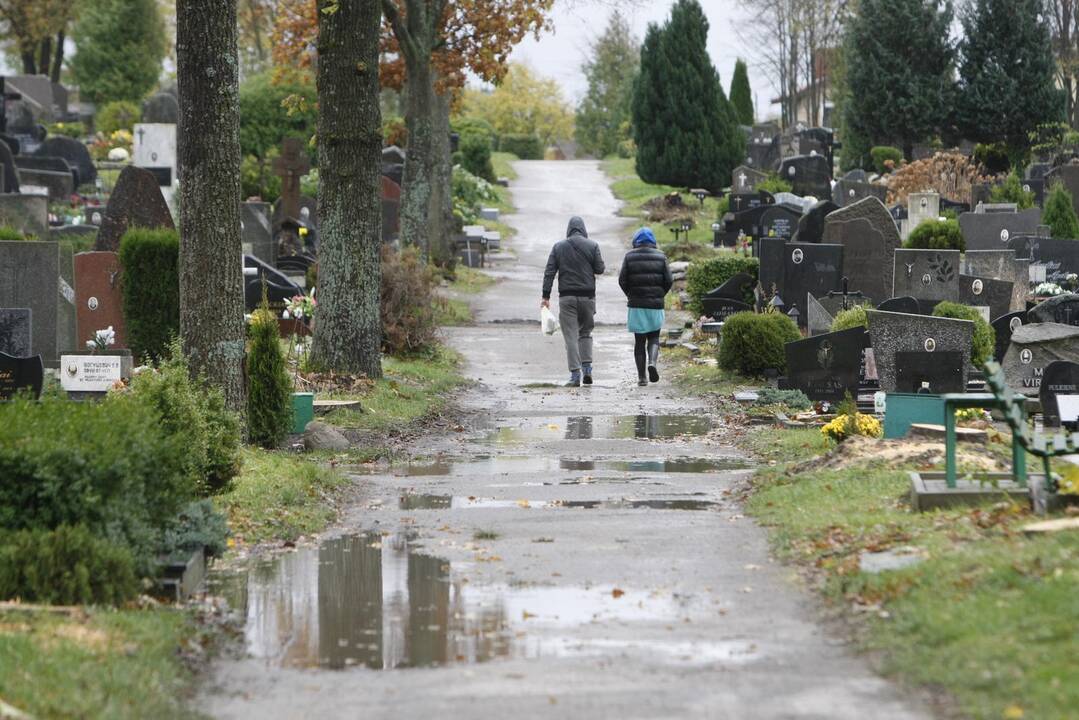 Klaipėdiečiai lankė kapus