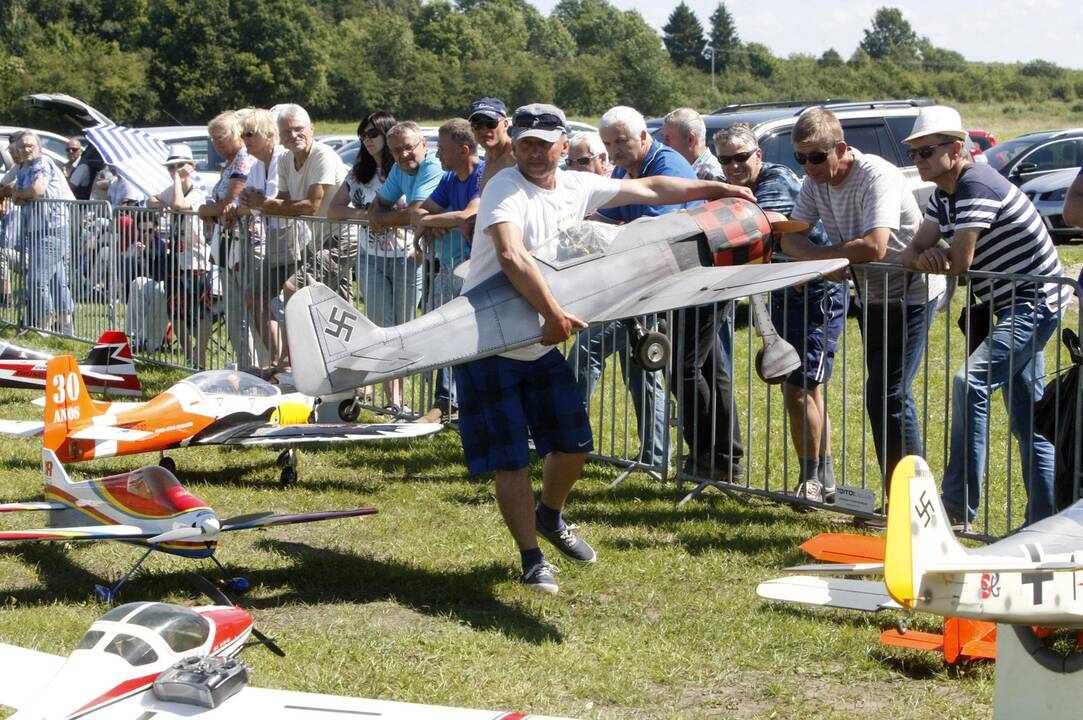Aviamodelių varžybos Mickuose