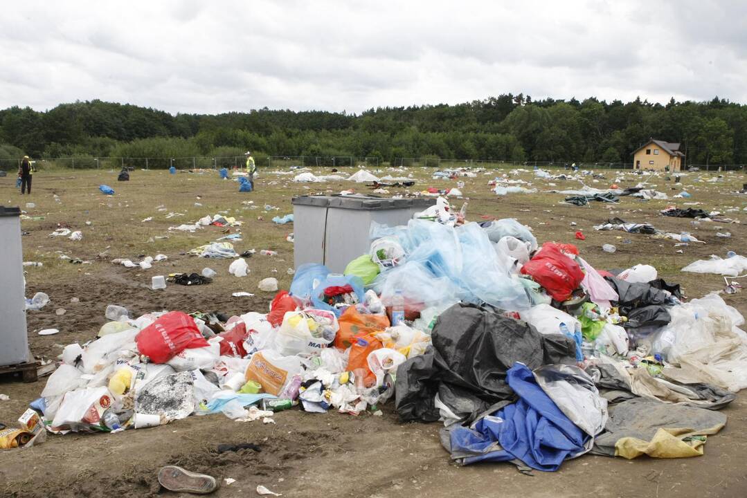 Karklės festivalio teritorijoje triūsia tvarkdariai