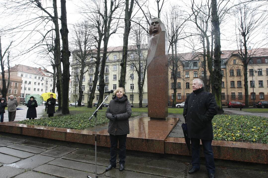 Klaipėdiečiai minėjo K.Donelaičio gimtadienį