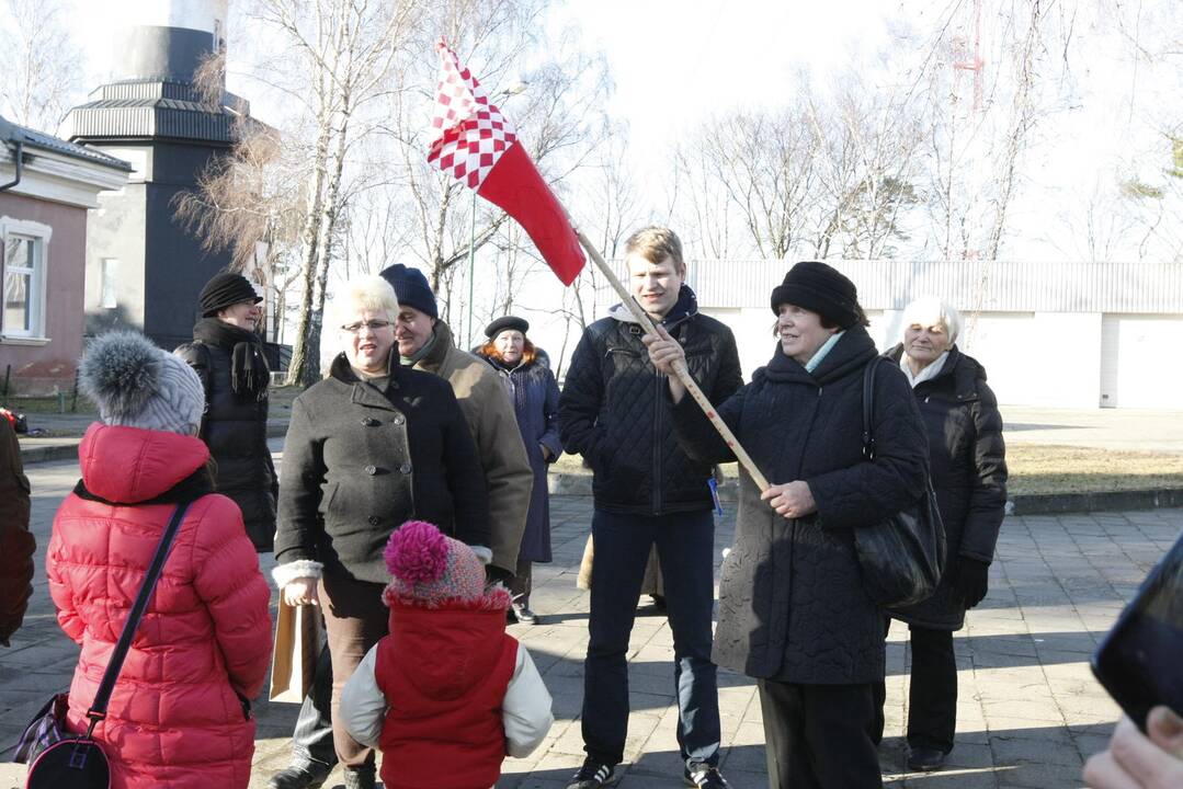 Baltų ir raudonų kvadratų vėliava