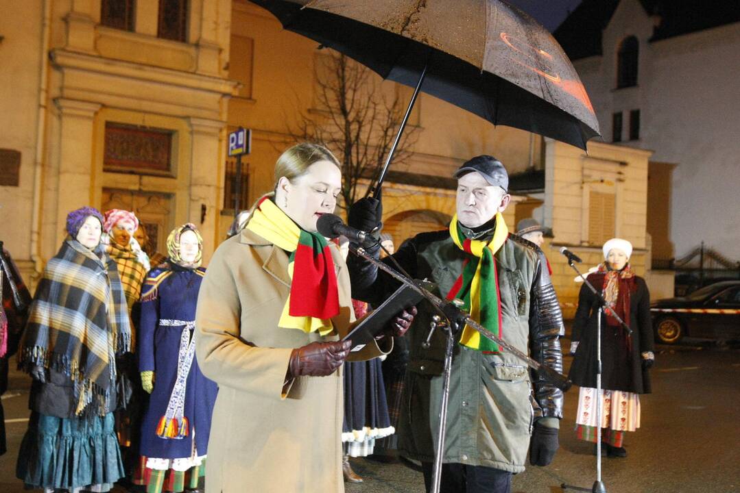 Atminimo laužas prie Klaipėdos miesto savivaldybės