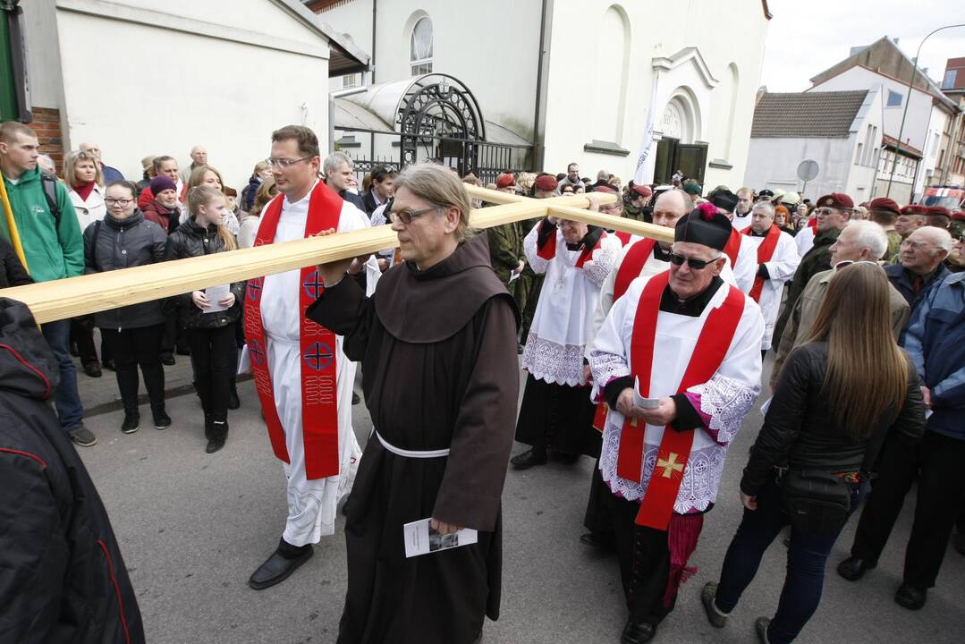 Klaipėdos tikintieji ėjo Kryžiaus kelią