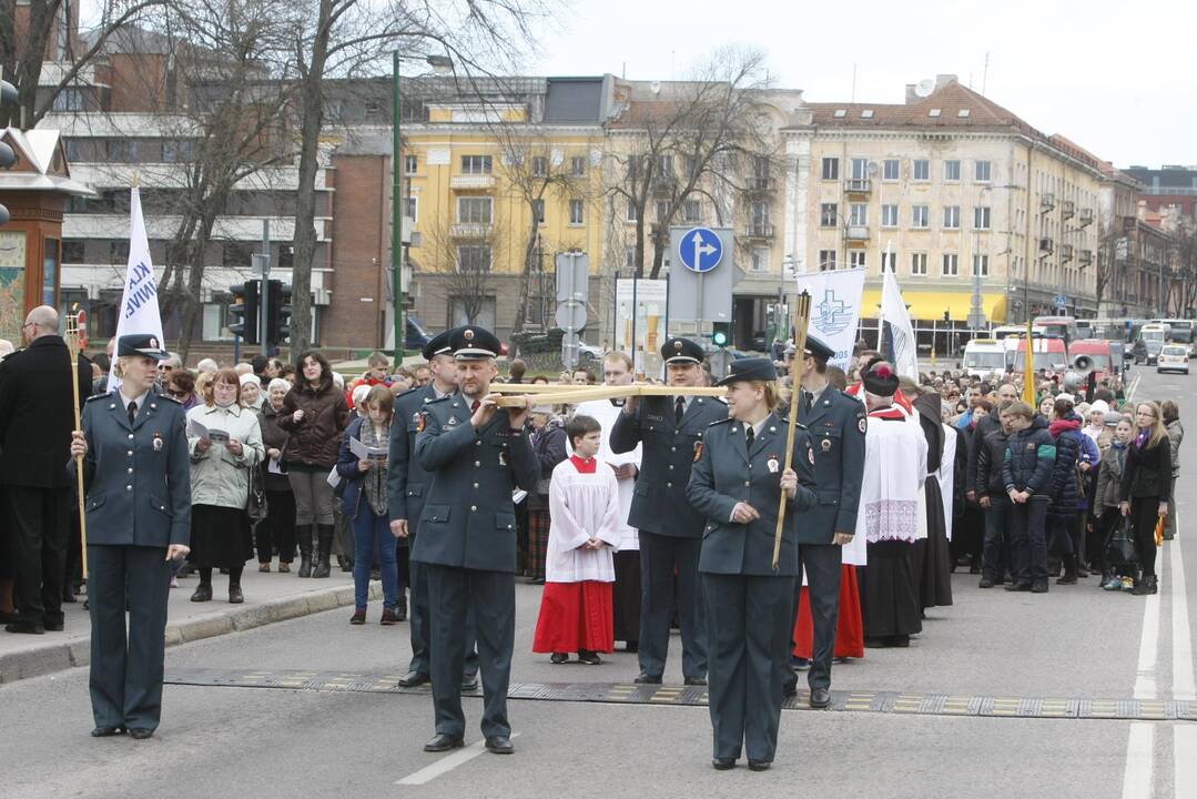 Klaipėdos tikintieji ėjo Kryžiaus kelią