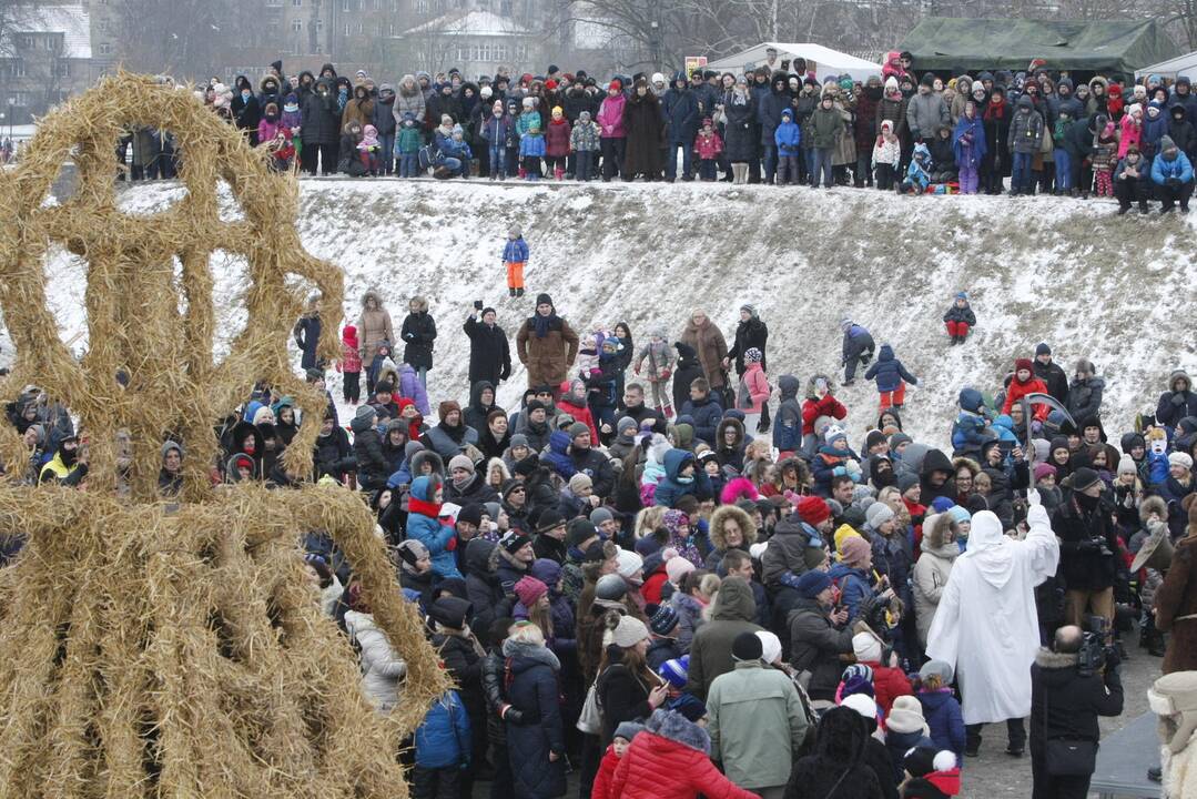 Klaipėdiečiai nenusižengė tradicijoms: per Užgavėnes išdykavo ir sudegino Morę