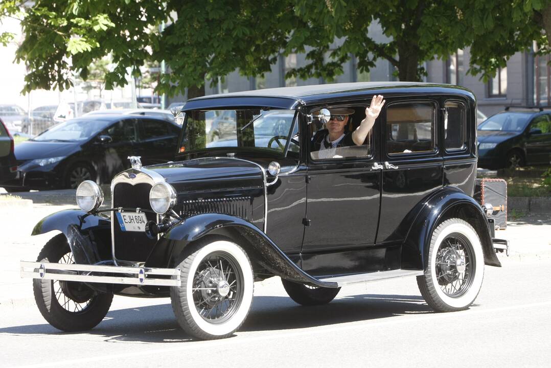 Sezoną pradėjo senovinių automobilių asociacija „Seni kibirai“