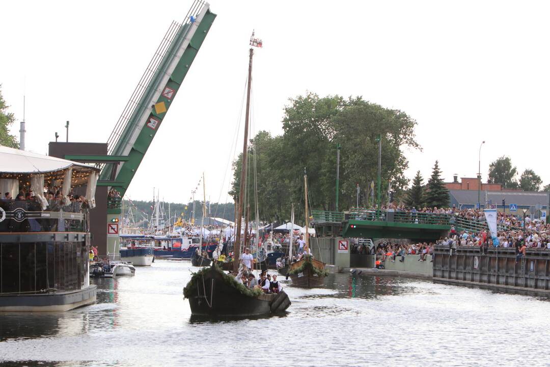 Uostamiestis pasitiko istorinių laivų flotilę