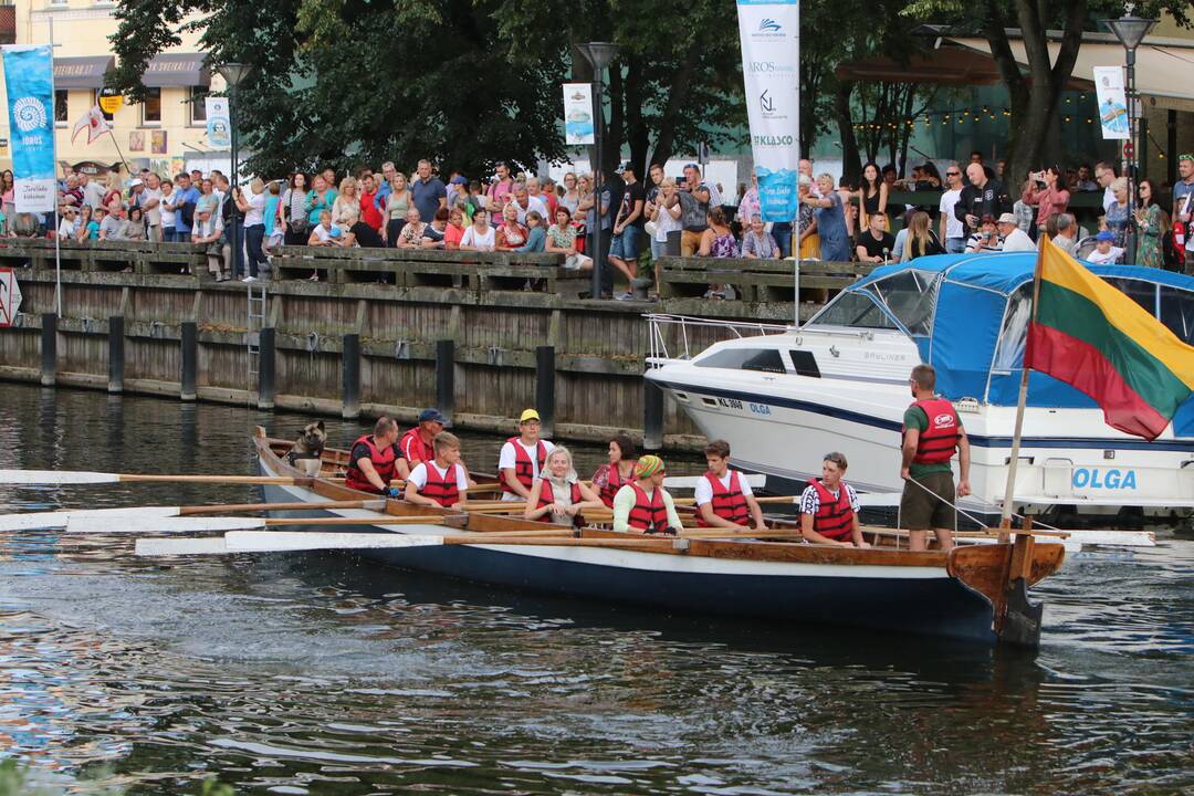 Uostamiestis pasitiko istorinių laivų flotilę