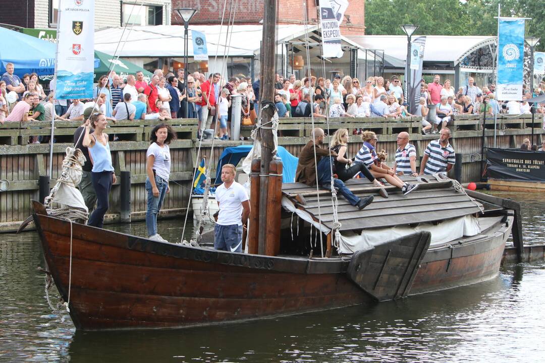 Uostamiestis pasitiko istorinių laivų flotilę