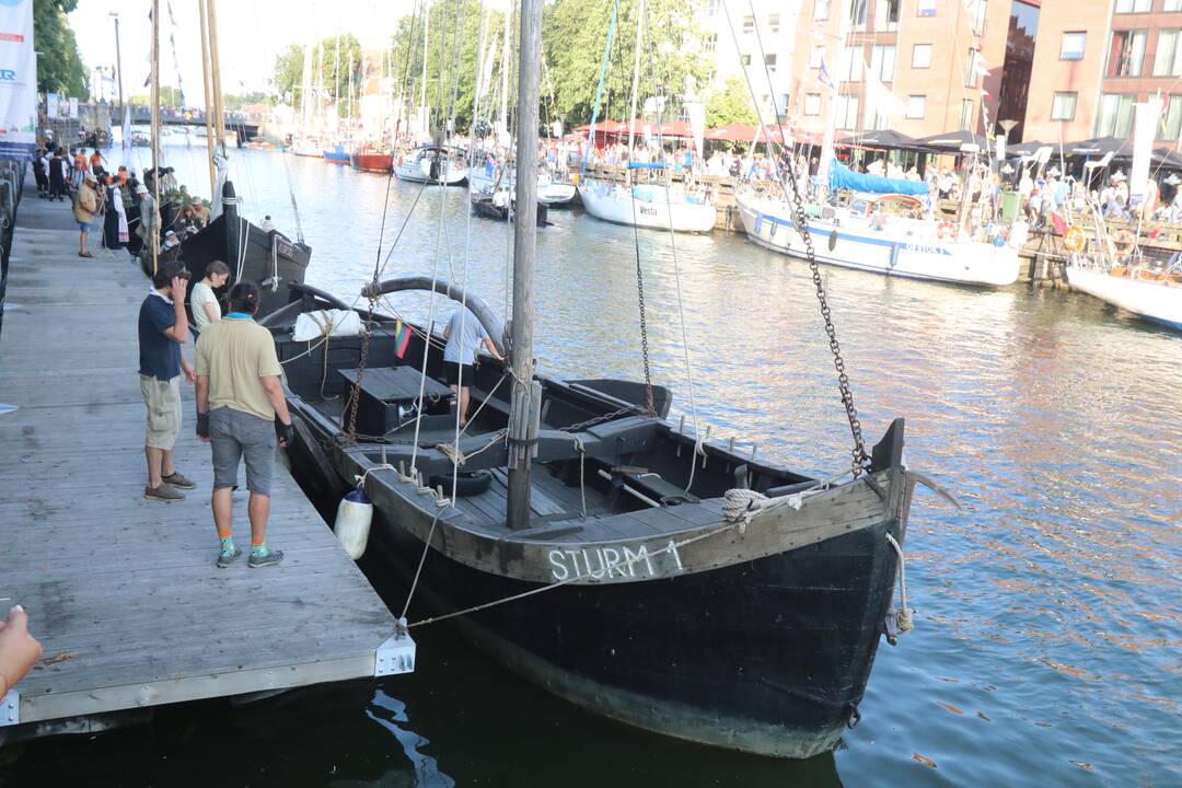 Smalsuoliai gėrėjosi „Dangės flotilės“ laivais