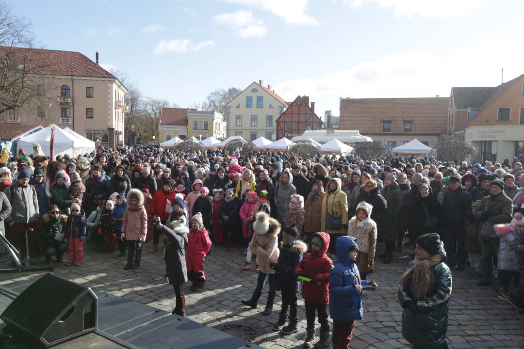 Užgavėnės uostamiestyje - klaipėdiečiai kvietė pavasarį