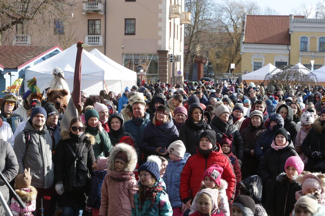 Užgavėnės uostamiestyje - klaipėdiečiai kvietė pavasarį