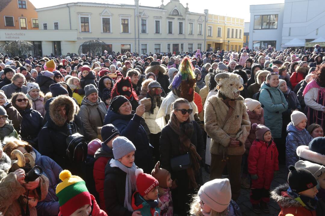 Užgavėnės uostamiestyje - klaipėdiečiai kvietė pavasarį