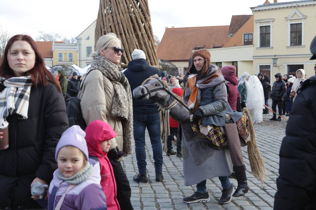 Užgavėnės uostamiestyje - klaipėdiečiai kvietė pavasarį