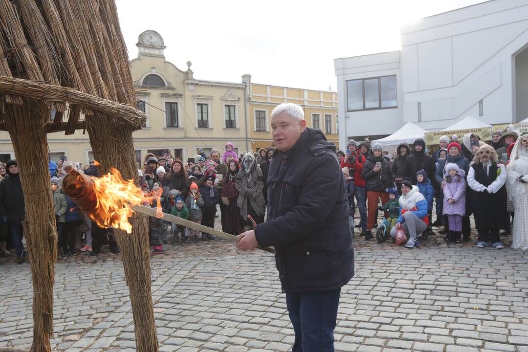 Užgavėnės uostamiestyje - klaipėdiečiai kvietė pavasarį