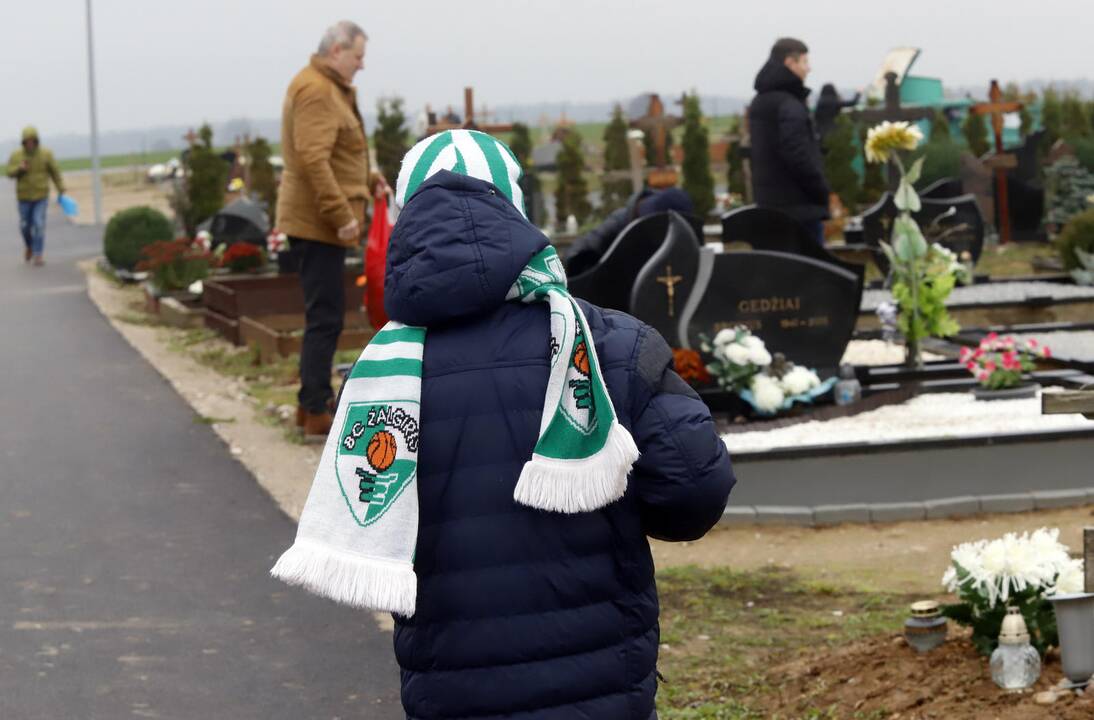 Lapkričio 1-ąją kauniečiai lanko kapines