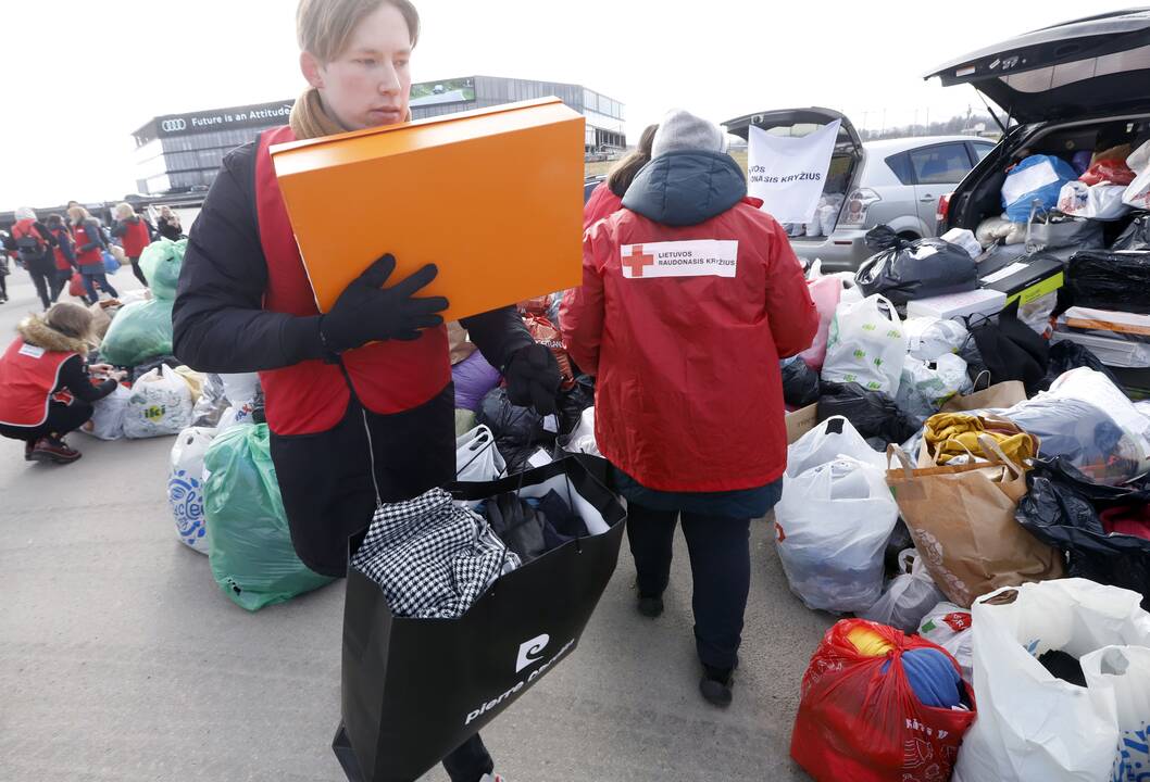 Kauniečiai siunčia humanitarinę pagalbą