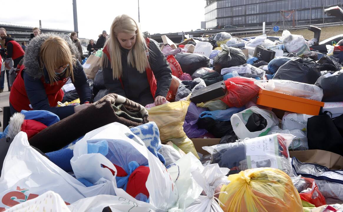 Kauniečiai siunčia humanitarinę pagalbą