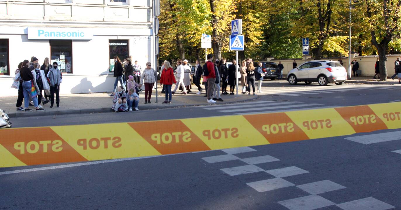 Po pranešimo apie sprogmenį, iš Kauno „Akropolio“ evakuoti žmonės