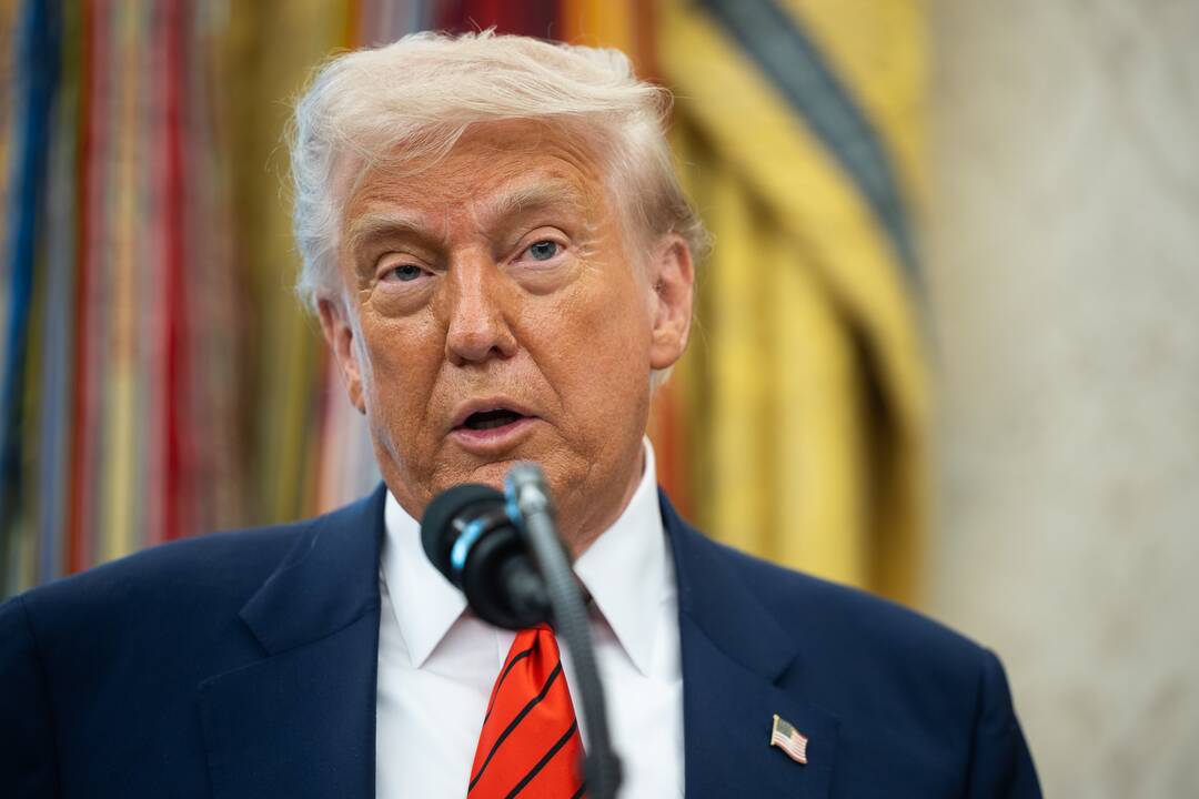 Trumpas sumanė pervadinti dar vieną įlanką, šį kartą – Vidurio Rytuose