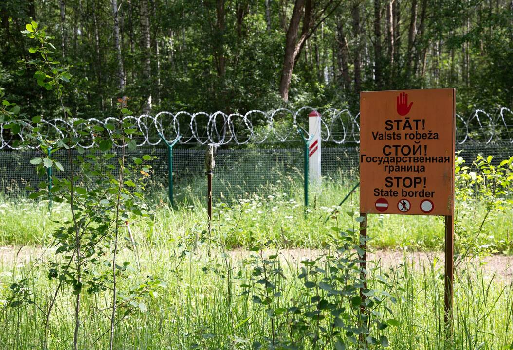 45 migrantai mėgino nelegaliai patekti į Latviją iš Baltarusijos
