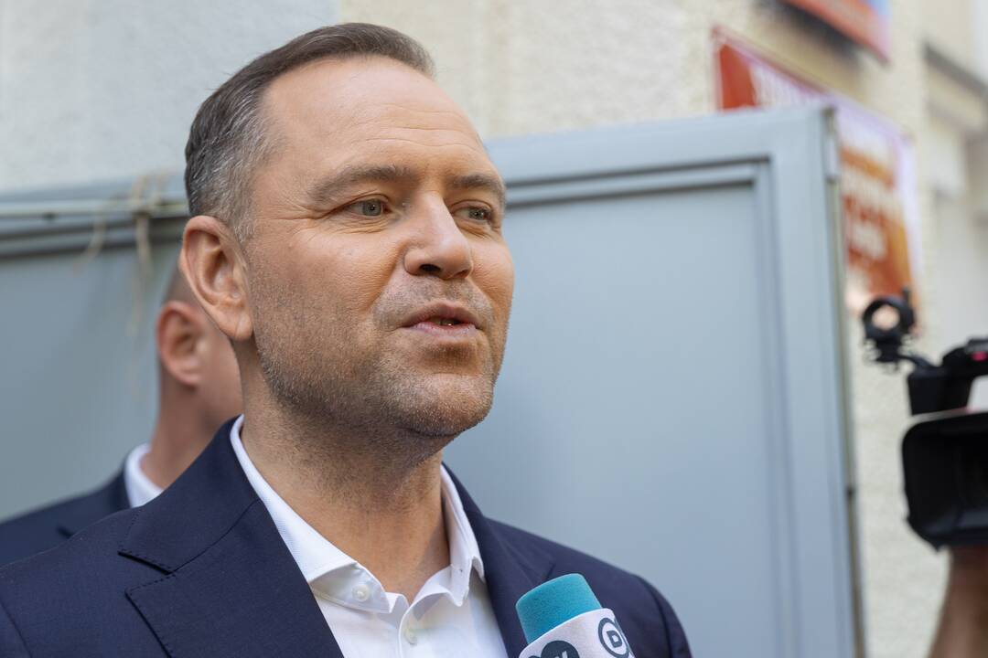 Išrinktasis Lenkijos prezidentas skelbia kovosiantis prieš vyriausybės politiką