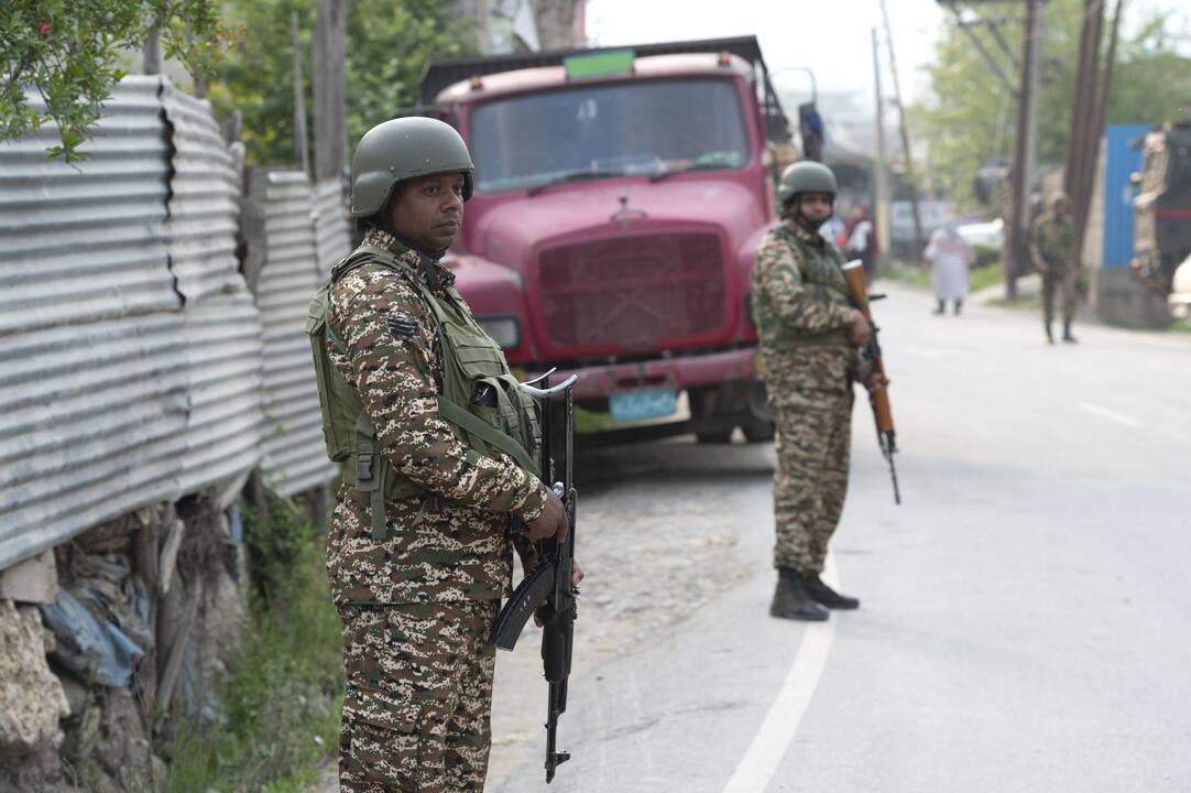 Indija ir Pakistanas skaičiuoja aukas, baiminamasi konflikto eskalacijos