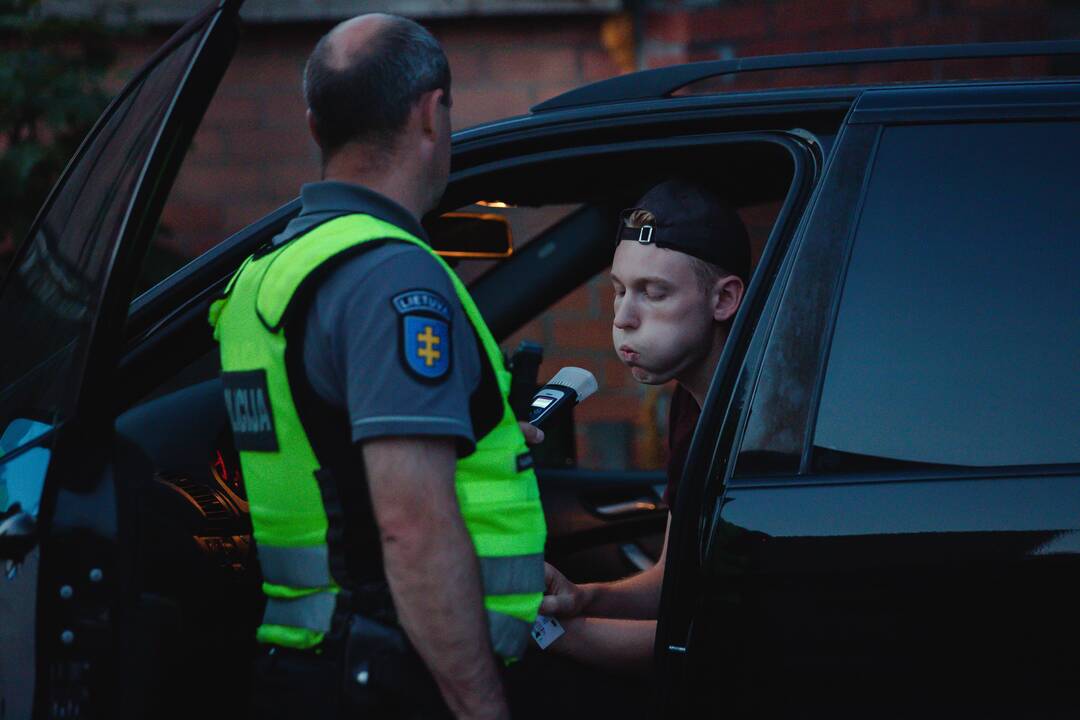 Kaune vyko reidas: policija tikrino vairuotojų blaivumą