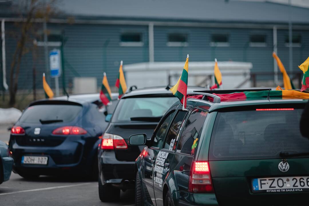 Autoentuziastų sveikinimas Kovo 11-osios proga
