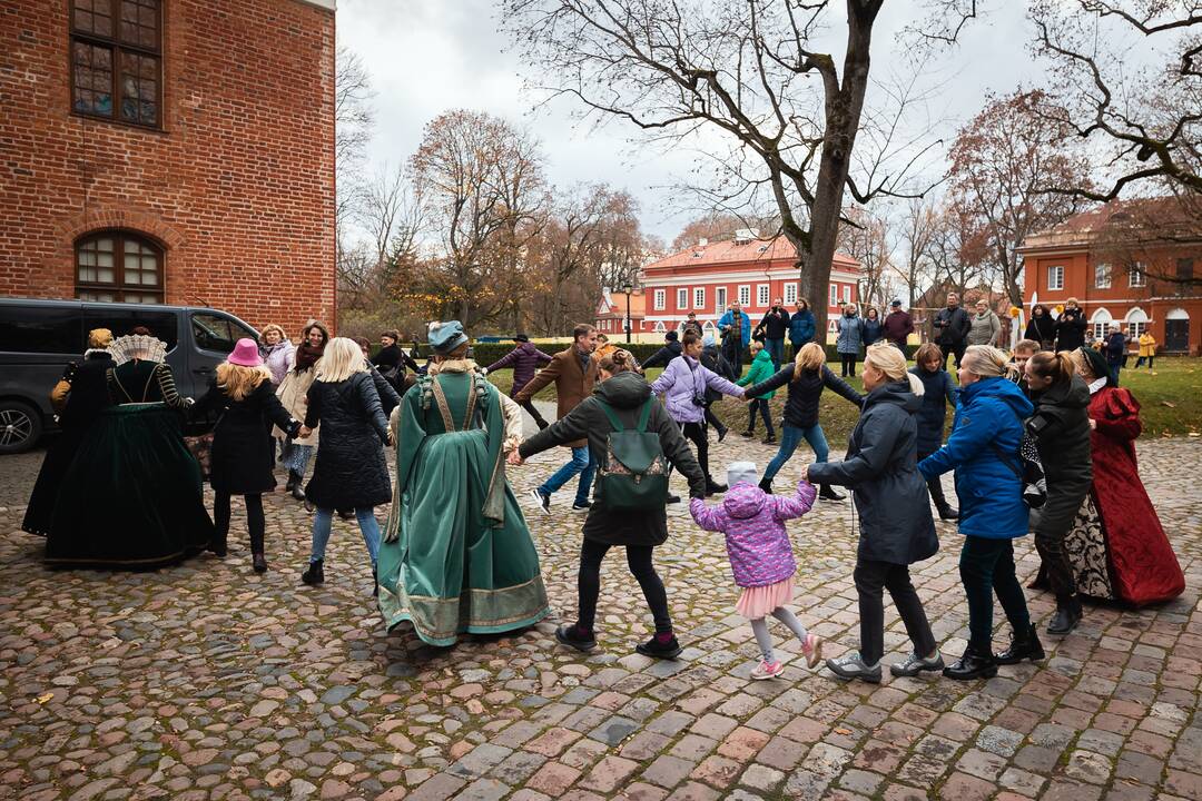 Pilies diena Raudondvaryje – su vėlių eisena
