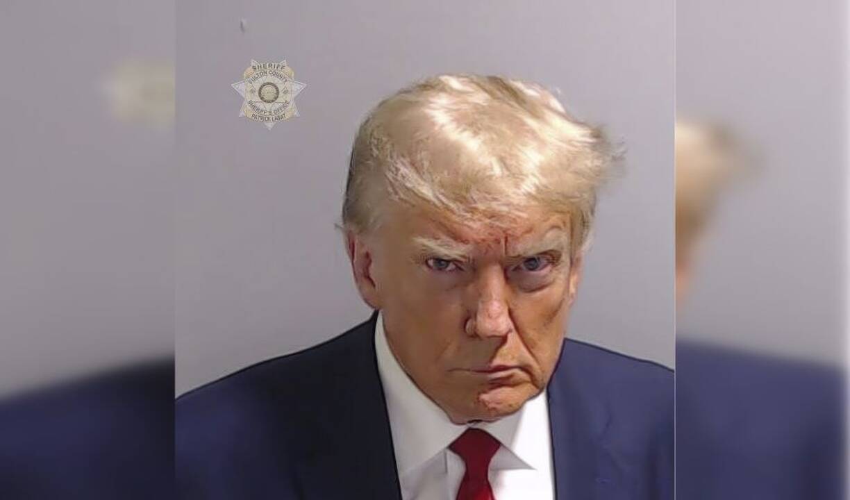 D. Trumpas praėjo sulaikymo procedūrą Džordžijoje, paskelbta jo portretinė nuotrauka