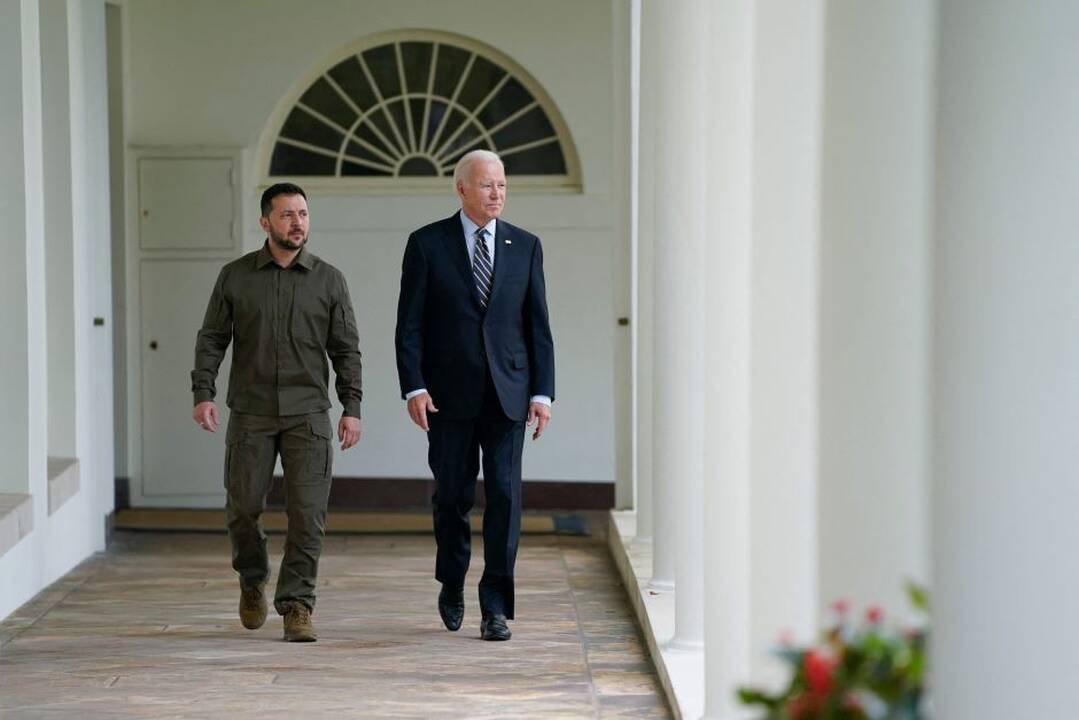 Nepaisant JAV skeptikų, V. Zelenskis sulaukė J. Bideno paramos