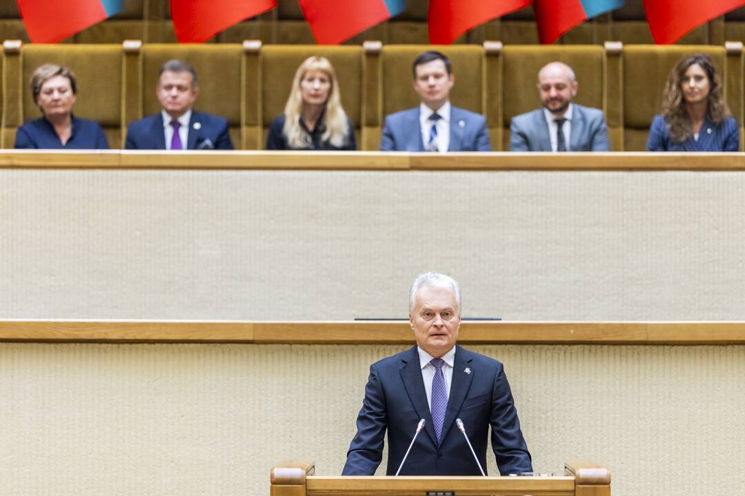 G. Nausėdai įteiktas Lietuvos Respublikos Prezidento pažymėjimas