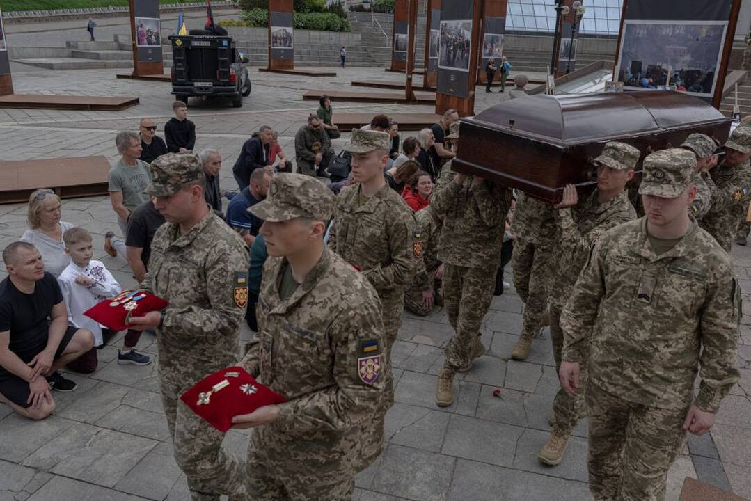Ukrainoje vėl pratęsta karinė padėtis ir mobilizacija