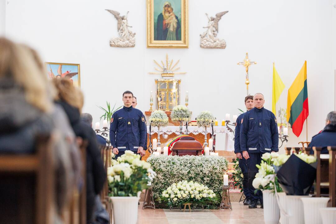 Gaisre žuvusio ugniagesio Rolando Venslauskio laidotuvės