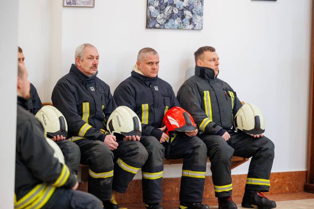 Gaisre žuvusio ugniagesio Rolando Venslauskio laidotuvės