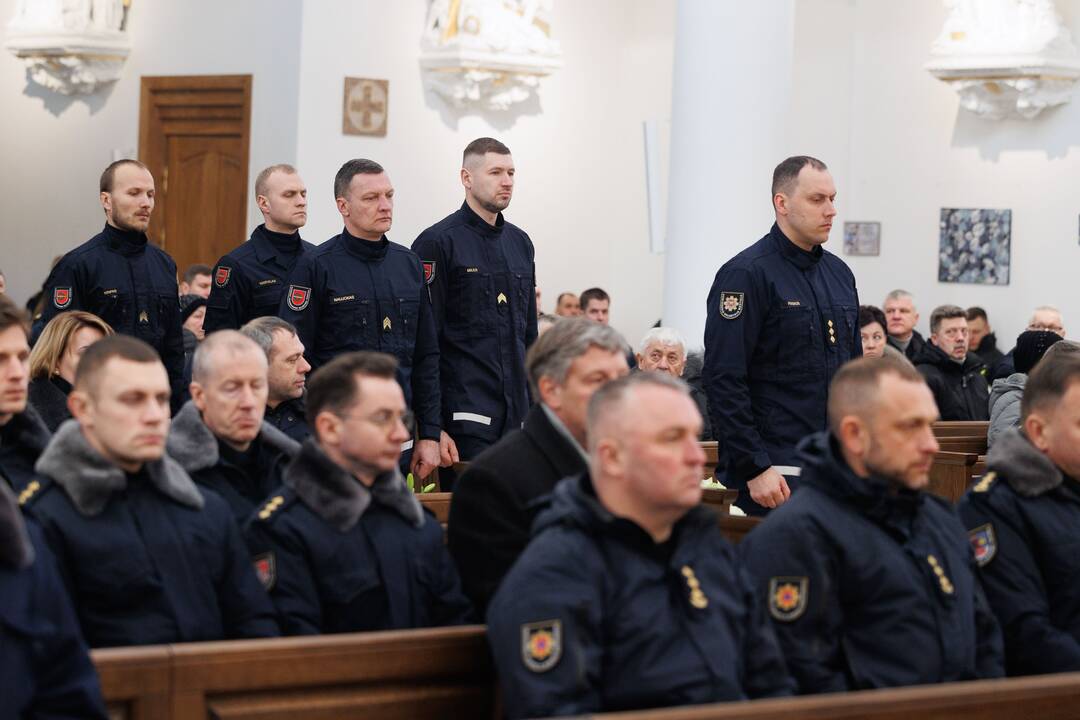 Gaisre žuvusio ugniagesio Rolando Venslauskio laidotuvės