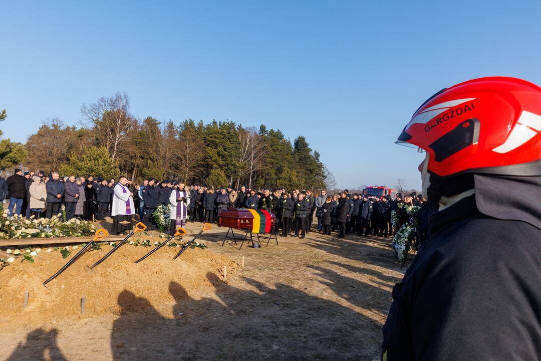 Gaisre žuvusio ugniagesio Rolando Venslauskio laidotuvės