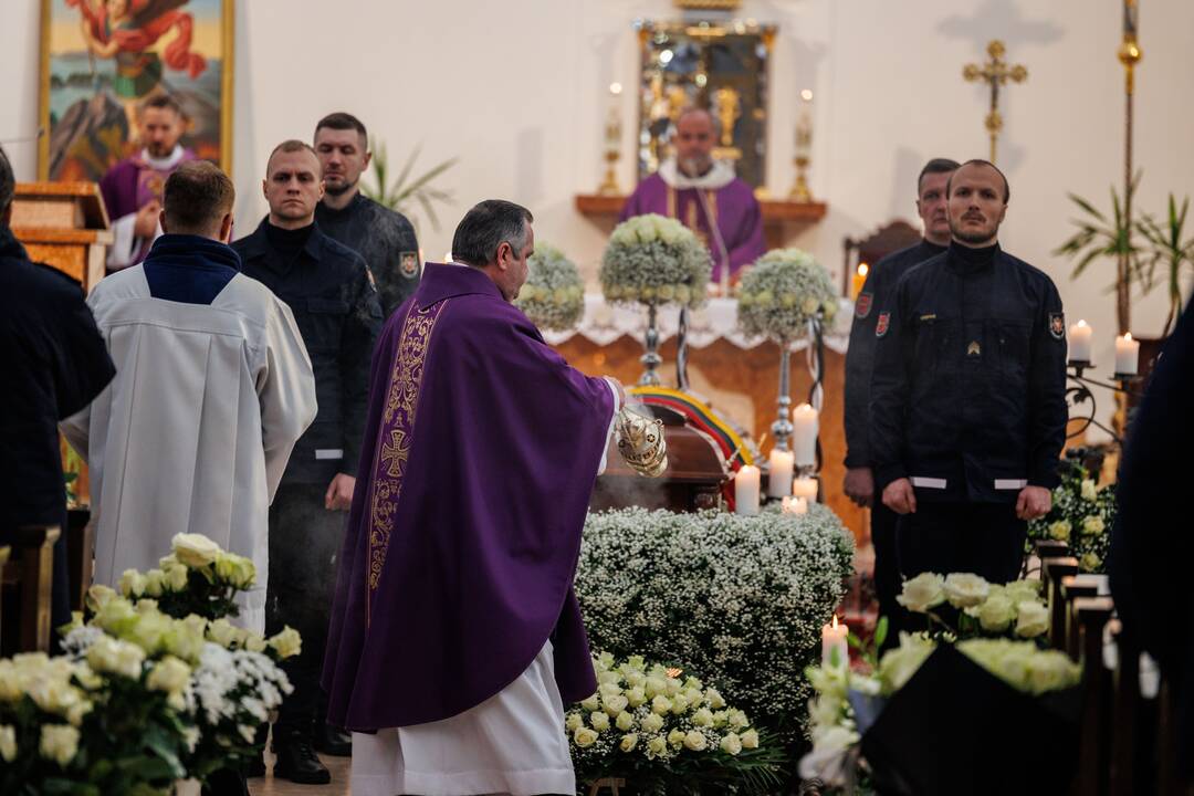 Gaisre žuvusio ugniagesio Rolando Venslauskio laidotuvės