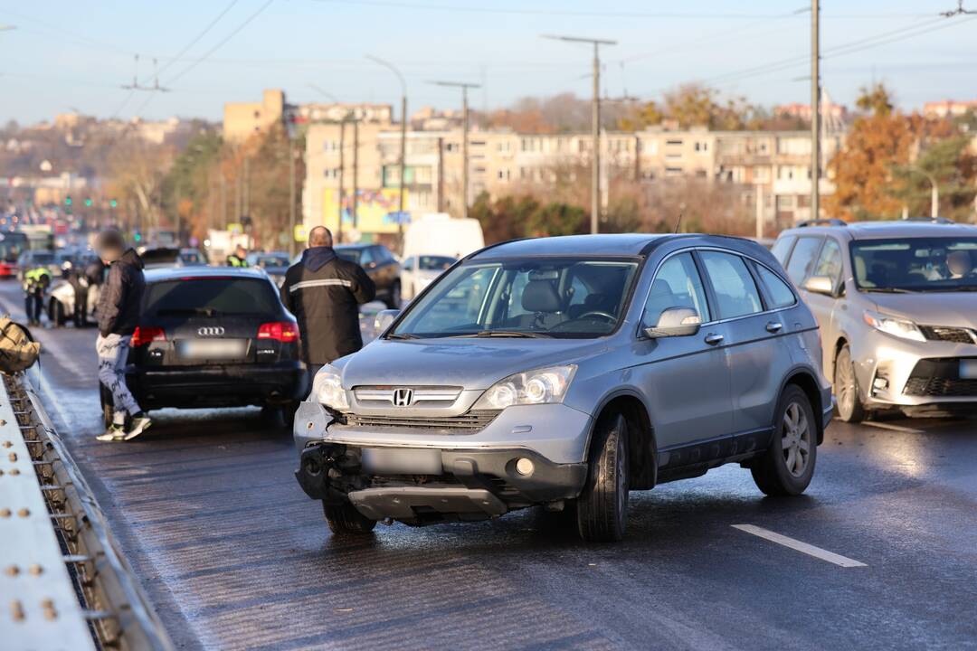 Kaune – automobilių avarijos ir spūstys