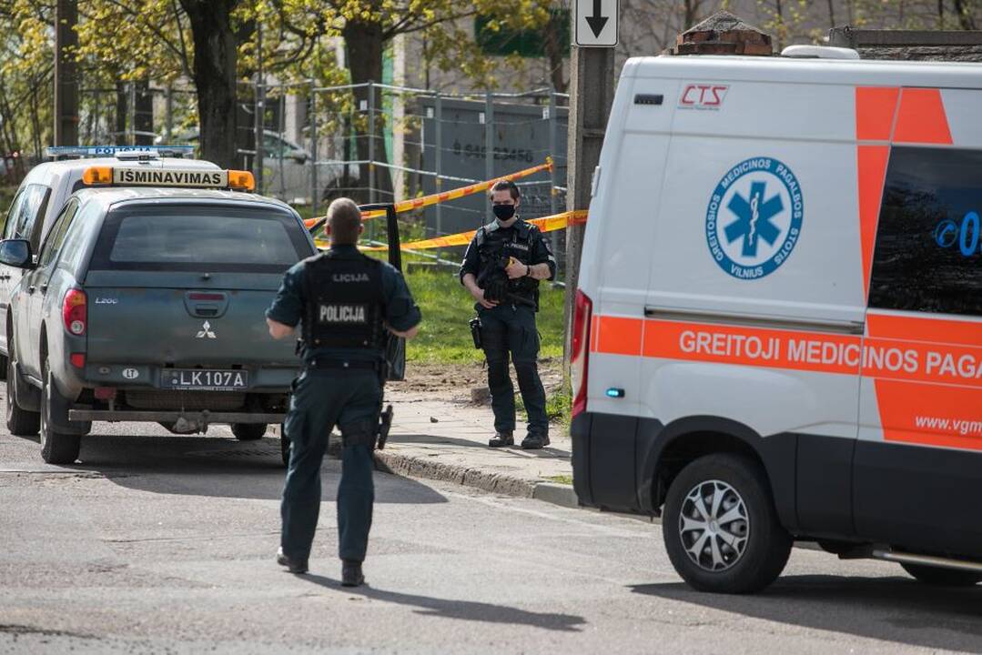 Aptiktas į pastato pamatą įbetonuotas sprogmuo 